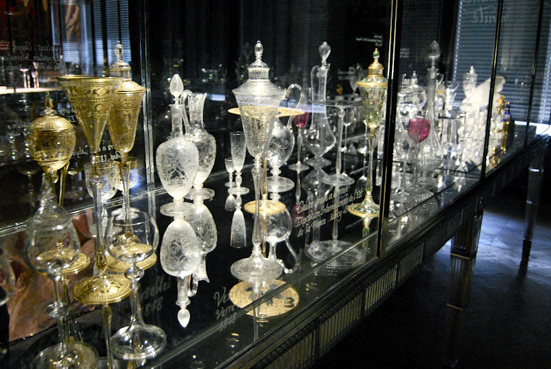 Explore the Baccarat Museum in Paris with SuperAce88! 🏛️💎